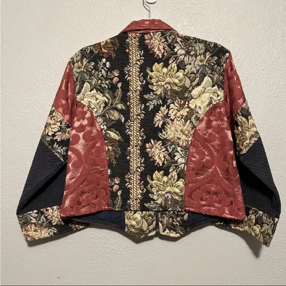 Vintage Flashbacks Cropped Bolero Tapestry Jacket Size Large Cotton & Rayon